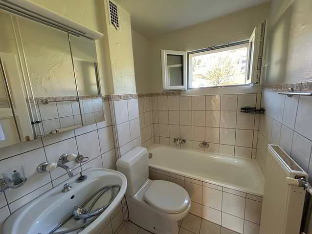 4.5 rooms Apartment for rent in Ballaigues - image 1/9