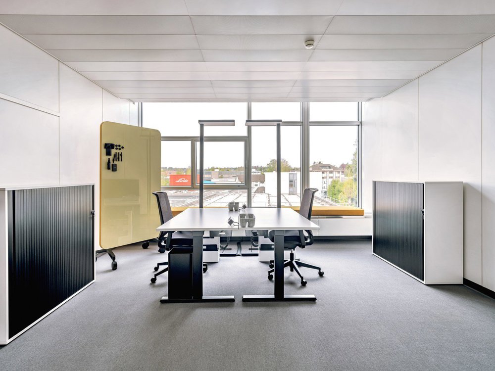 Bureau & Commerce null pièces à louer à Dietlikon - image 1/12