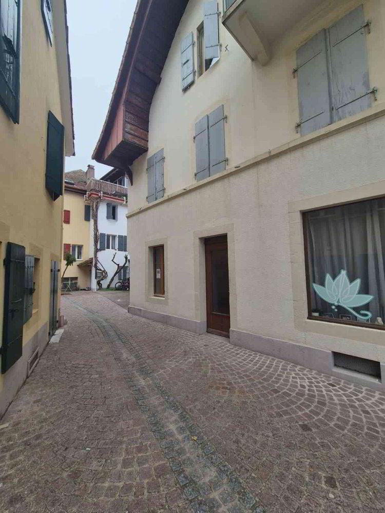 Bureau & Commerce 1.5 pièces à louer à St-Aubin-Sauges - image 1/8