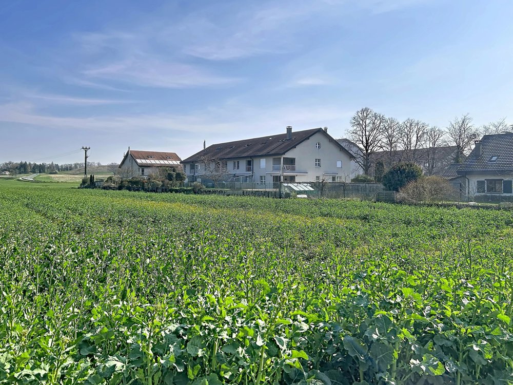 5 rooms Apartment to buy in Chancy - image 1/3
