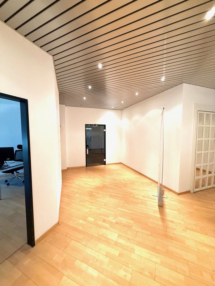 null rooms Office & Commercial for rent in Cham - image 1/10