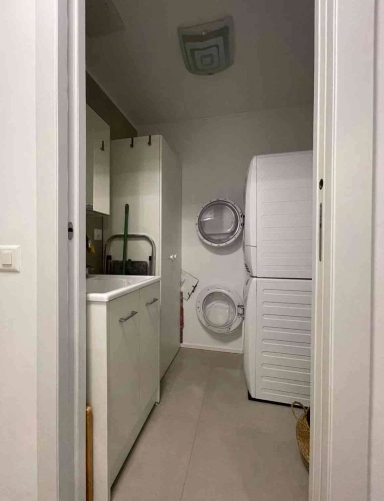 3.5 rooms Apartment to buy in Giubiasco - image 1/10