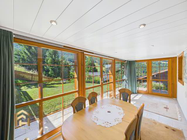 Elegantes Chalet mit zwei eigenständigen Wohnungen und herrlicher Auss - Widok 2