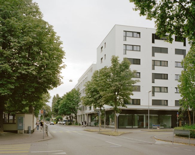 null rooms Office & Commercial for rent in Bâle - image 1/1