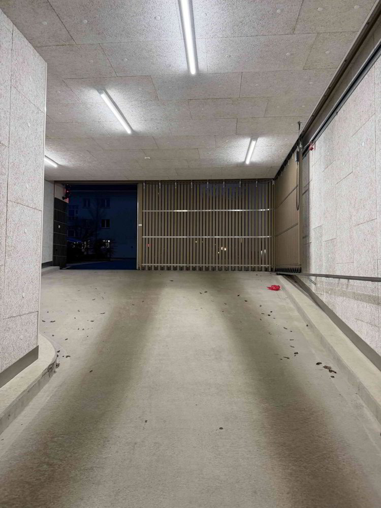 null rooms Car park, garage for rent in Zürich - image 1/4