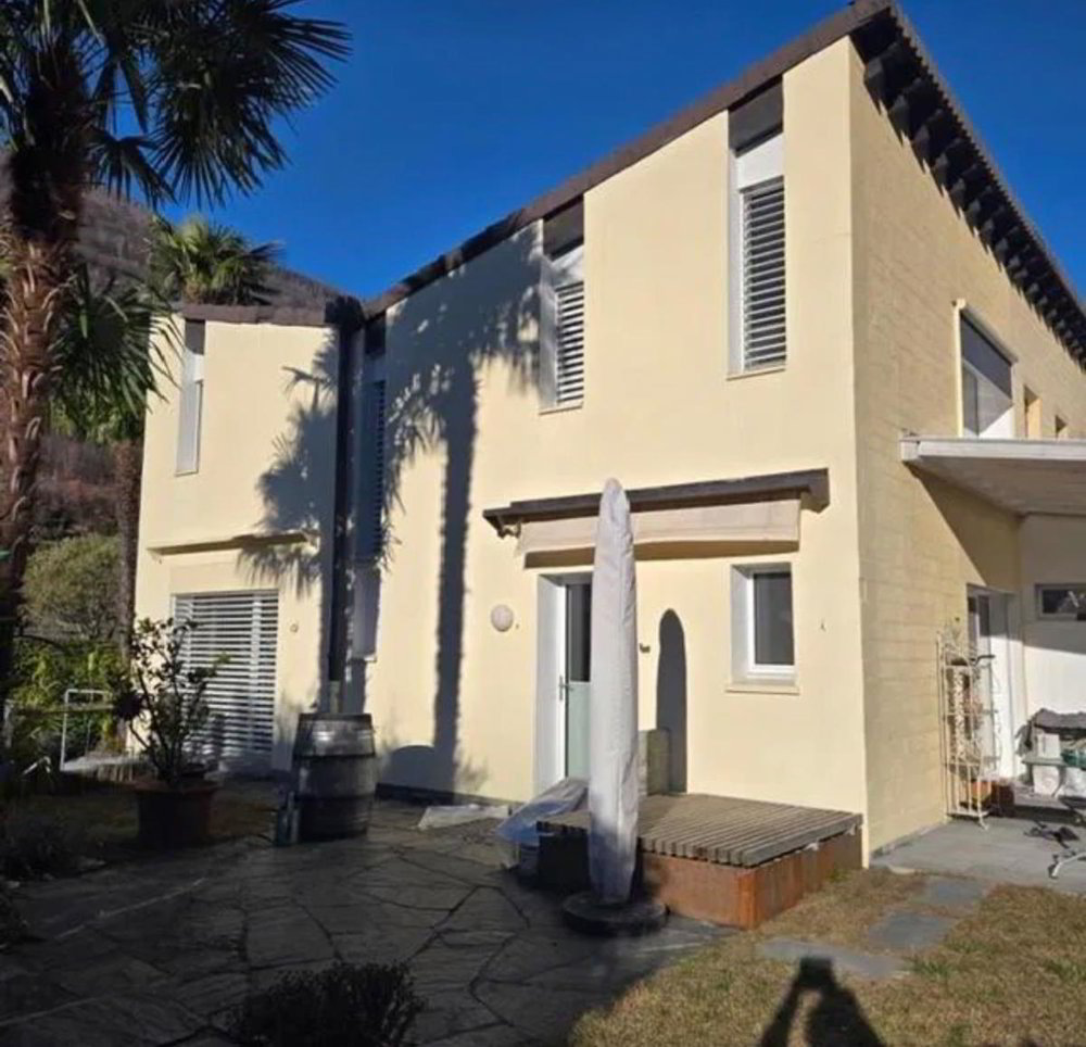 Casa di 4 locali in vendita a Golino - immagine 1/1