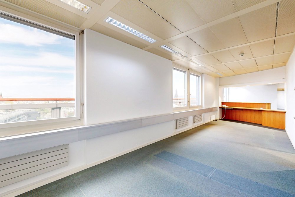 null rooms Office & Commercial for rent in Basel - image 1/13