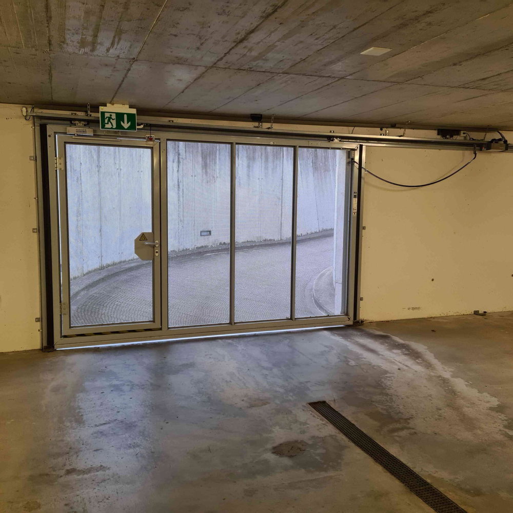 Parcheggio, garage di null locali in affitto a Winznau - immagine 1/2