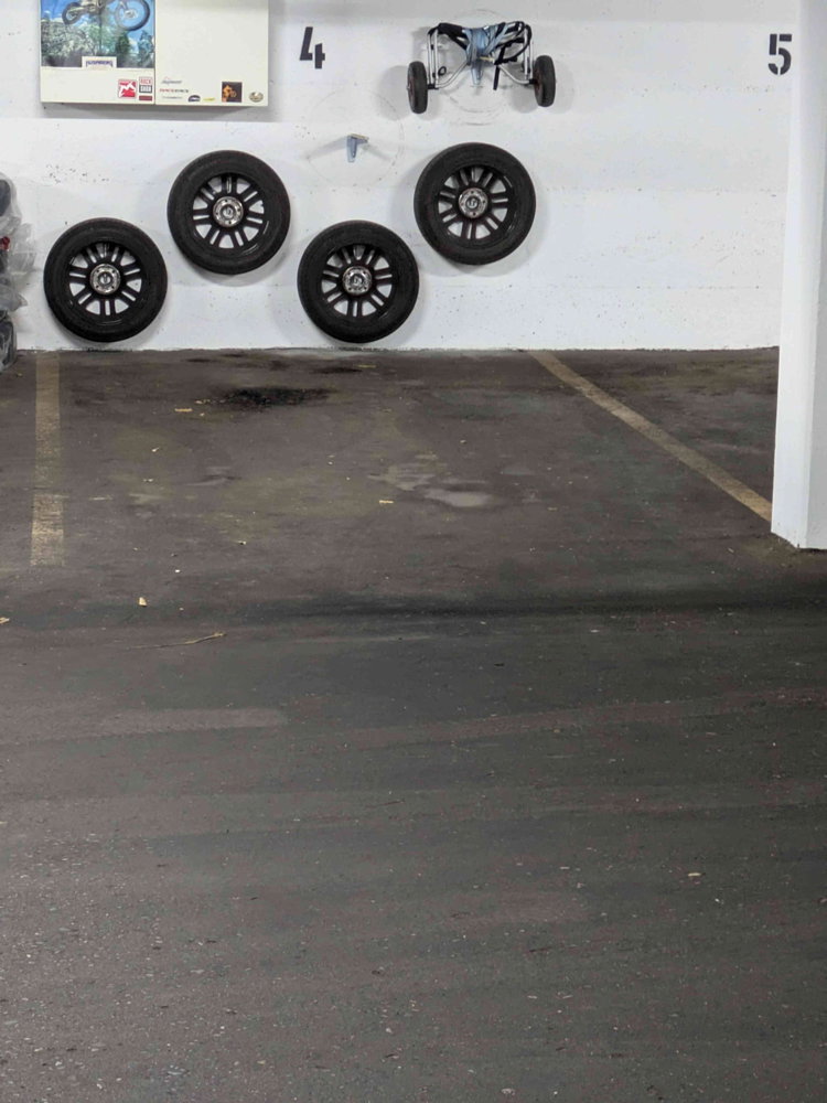 null Zimmer Parkplatz, Garage zu vermieten in Horw - Bild 1/1