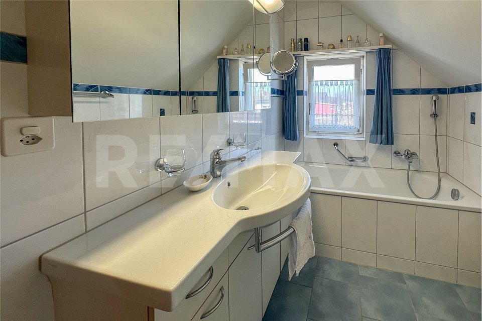 5.5 rooms House to buy in Möhlin - image 1/13