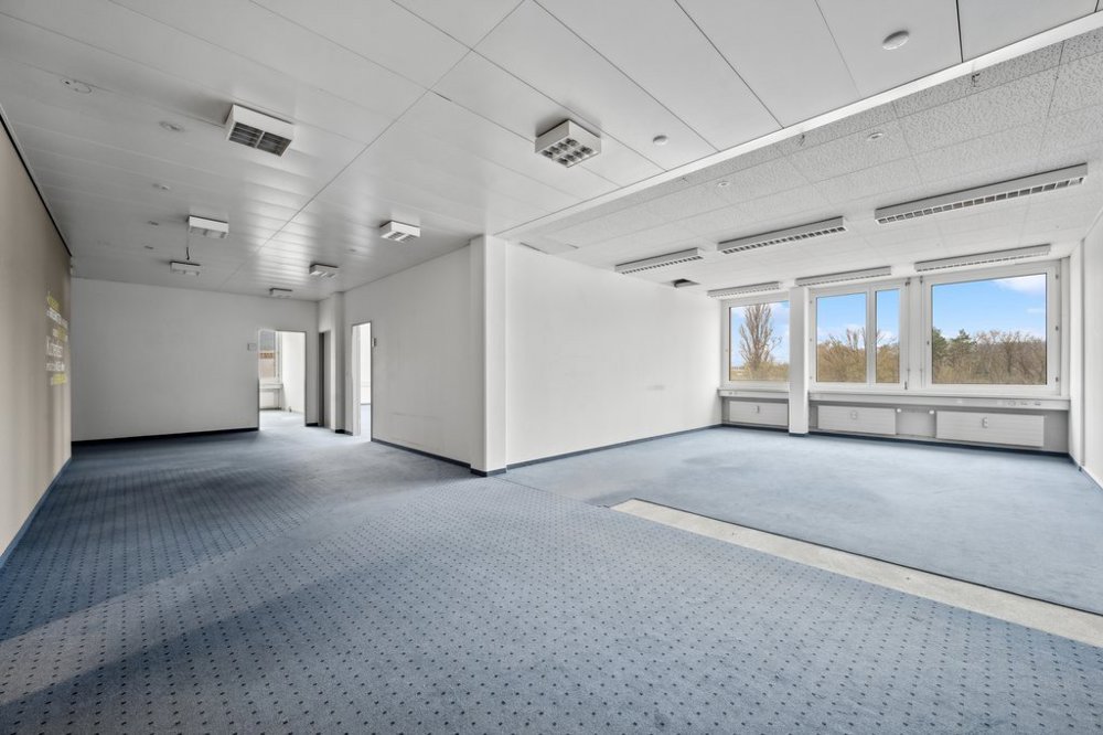 Bureau & Commerce null pièces à louer à Dietikon - image 1/6
