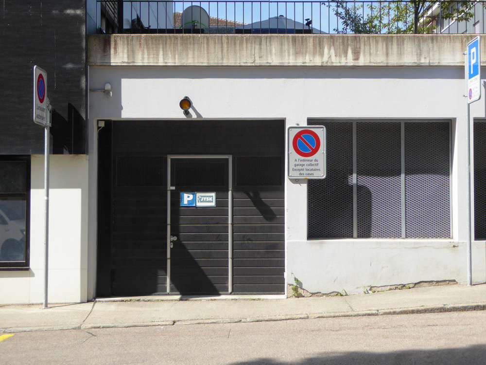 Parking, garage null pièces à louer à La Chaux-de-Fonds - image 1/3