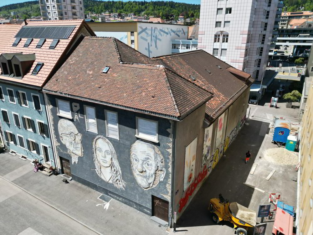 Bureau & Commerce null pièces à acheter à La Chaux-de-Fonds - image 1/4