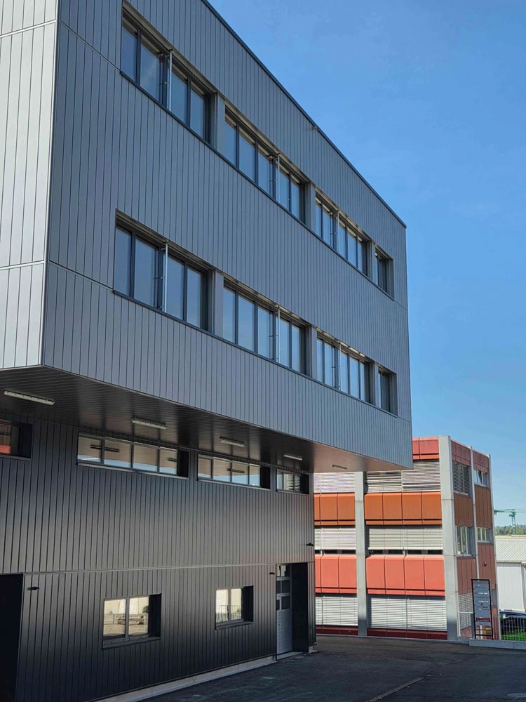 1 Zimmer Büro zu vermieten in Oberbüren - Bild 1/7