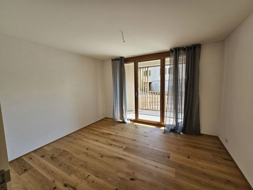 4.5 Zimmer Wohnung zu vermieten in Tumegl/Tomils - Bild 1/4
