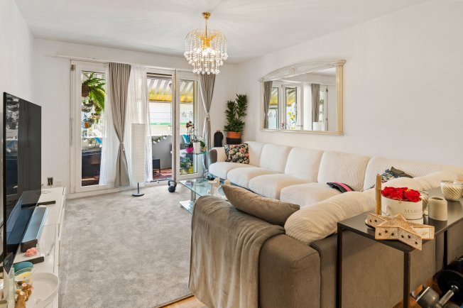 3 rooms Apartment for rent in Oetwil am See - image 1/1