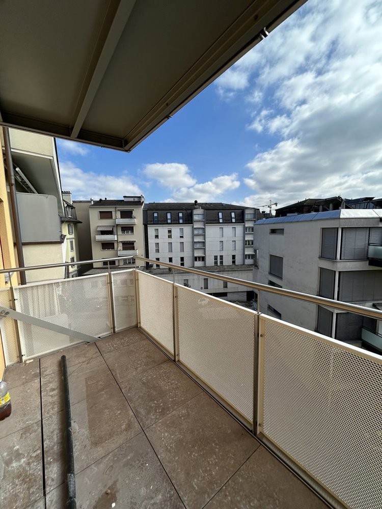 3 rooms Apartment for rent in Renens VD - image 1/11