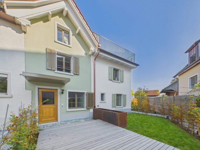Casa di 4 locali in vendita a Dürnten - immagine 1/1