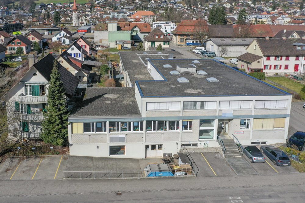 Bureau & Commerce null pièces à acheter à Balsthal - image 1/13