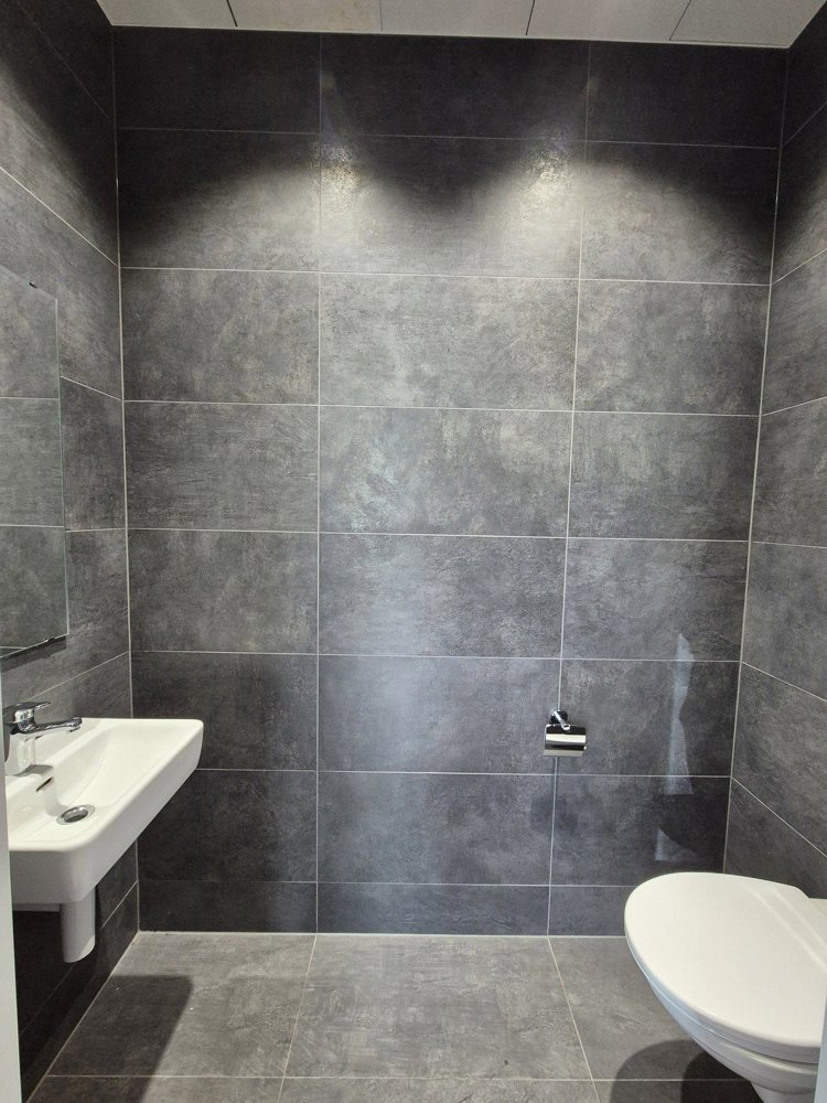 null rooms Office & Commercial for rent in Basel - image 1/5