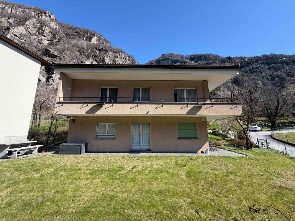 Maison 9 pièces à acheter à Bodio TI - image 1/8