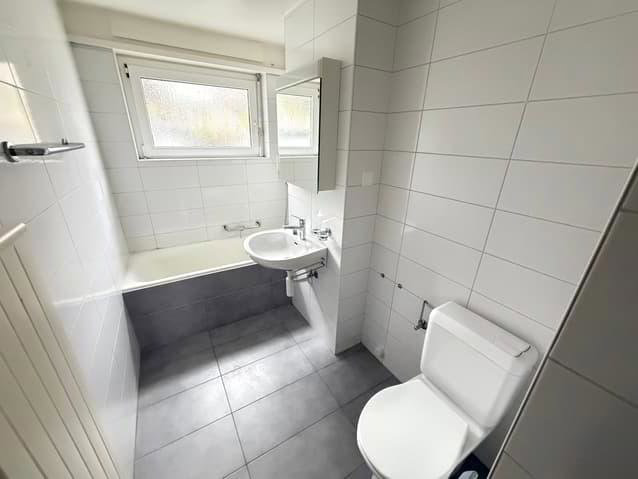 Appartement 2.5 pièces à louer à La Chaux-de-Fonds - image 1/4