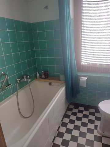 Appartement 3 pièces à louer à Travers - image 1/5