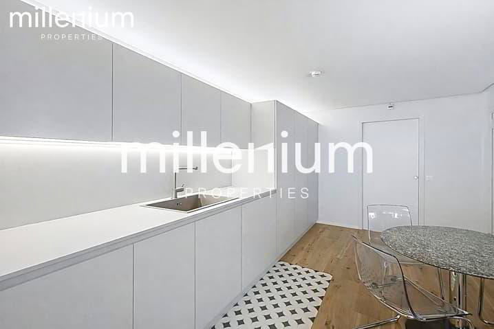 9 rooms Office & Commercial for rent in Geneva - image 1/9
