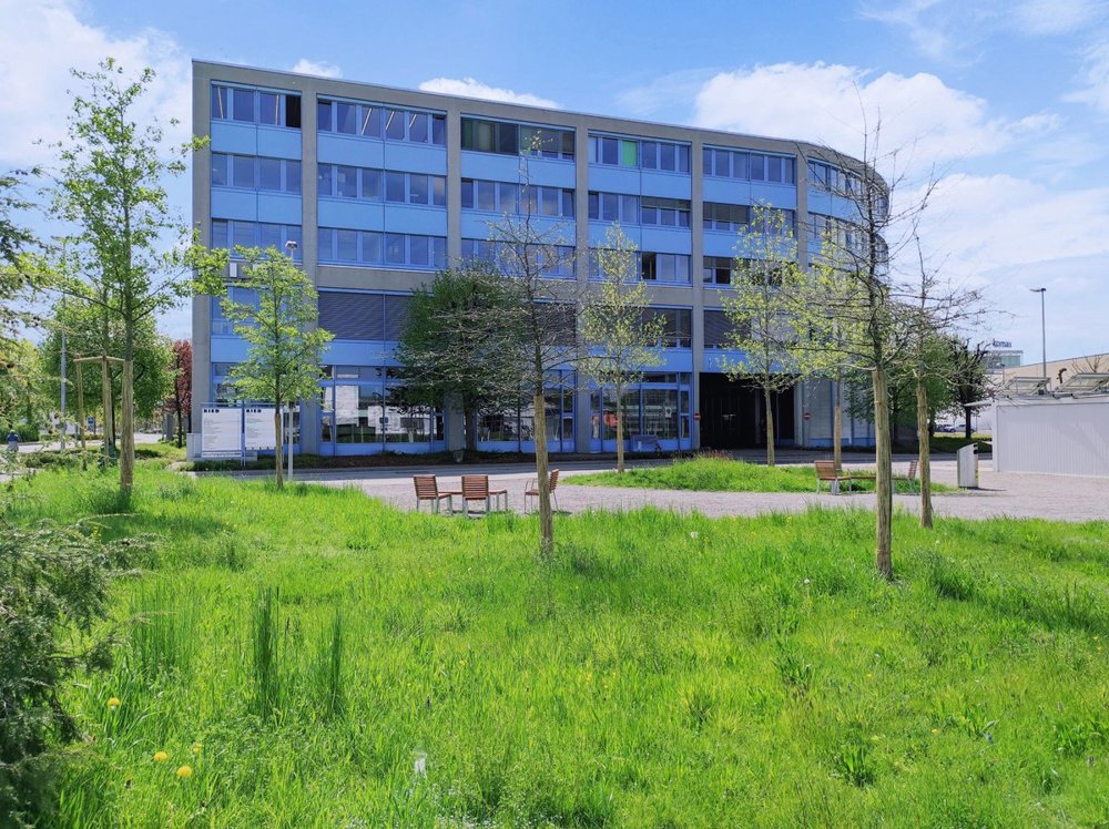 null rooms Office & Commercial for rent in Risch - image 1/8