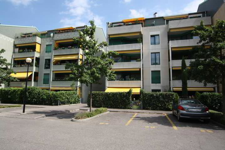 Parcheggio, garage di null locali in vendita a Thônex - immagine 1/2