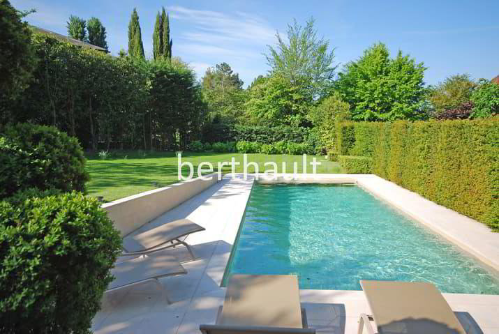 9 rooms House to buy in Collonge-Bellerive - image 1/1