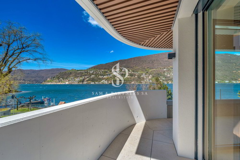 Casa di 5 locali in vendita a Brusino Arsizio - immagine 1/17
