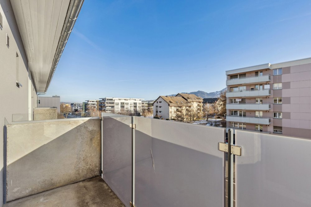 4 rooms Apartment for rent in Bulle - image 1/8
