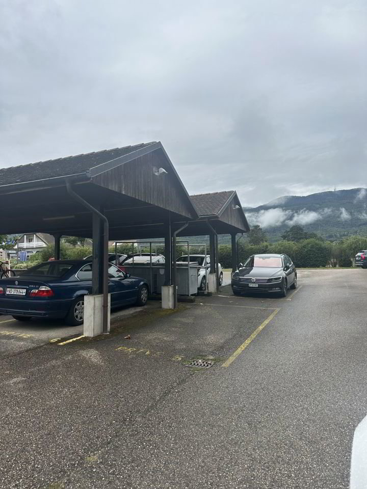 null Zimmer Parkplatz, Garage zum verkaufen in Chéserex - Bild 1/1