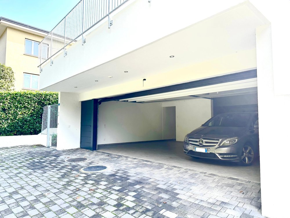 Casa di 6 locali in vendita a Breganzona - immagine 1/10