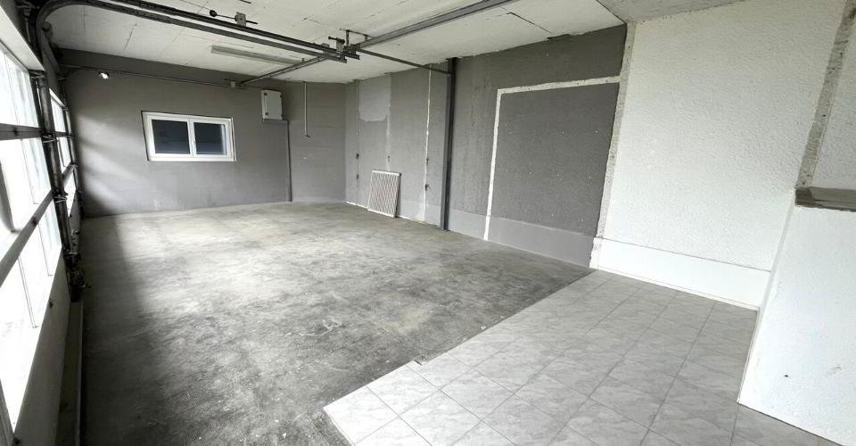 null rooms Office & Commercial for rent in Echallens - image 1/7