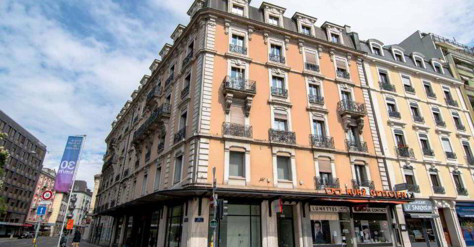 null rooms Office & Commercial for rent in Ginevra - image 1/3