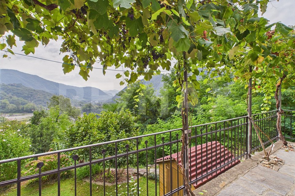 Casa di 3 locali in vendita a Monteggio - immagine 1/13