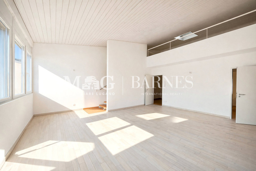 Casa di 7 locali in vendita a Vezia - immagine 1/13
