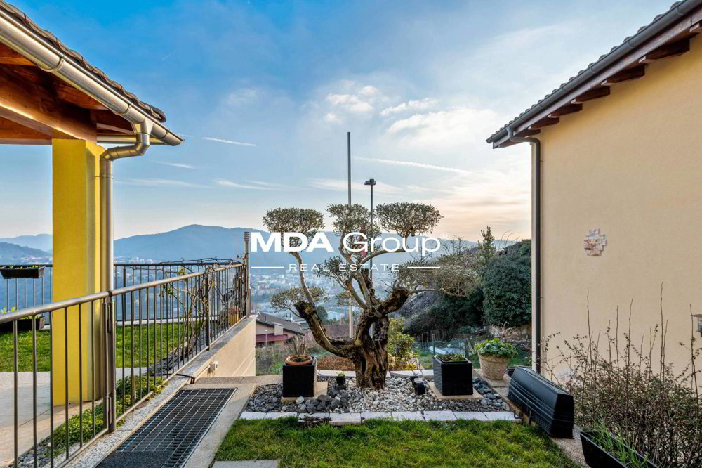 Casa di 6 locali in vendita a Vacallo - immagine 1/13
