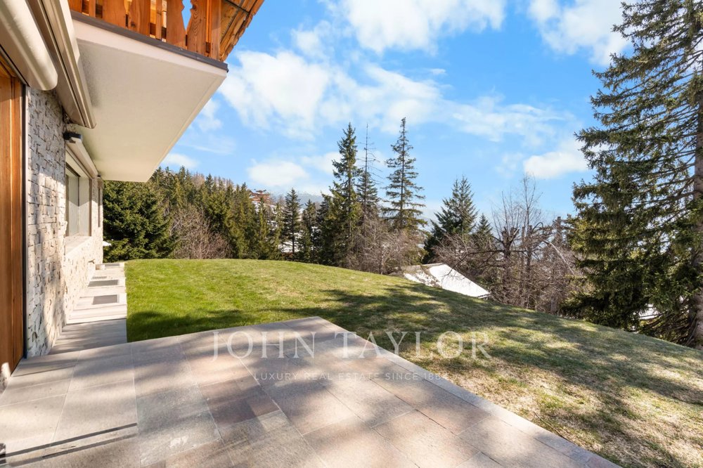 Casa di 10 locali in vendita a Crans-Montana - immagine 1/13
