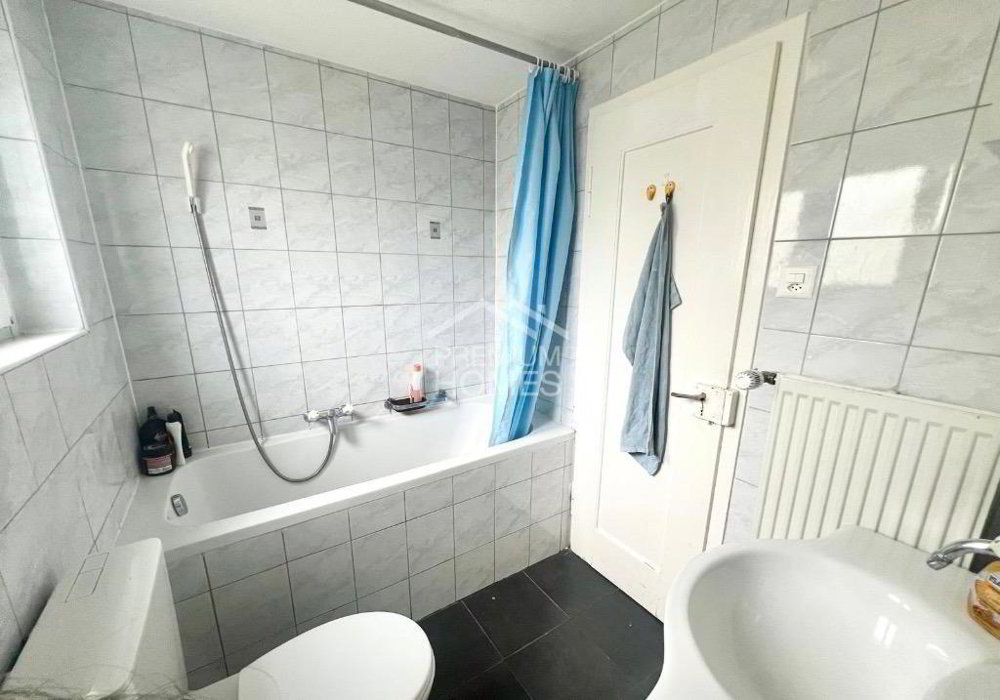 Casa di 9 locali in vendita a Wynau - immagine 1/6
