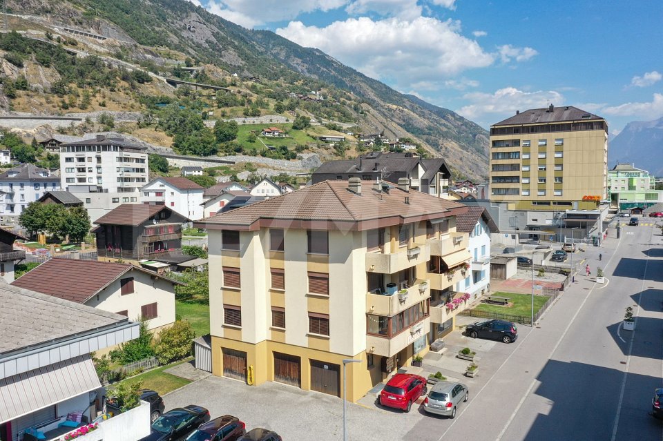 5 rooms Apartment to buy in Gampel - image 1/12