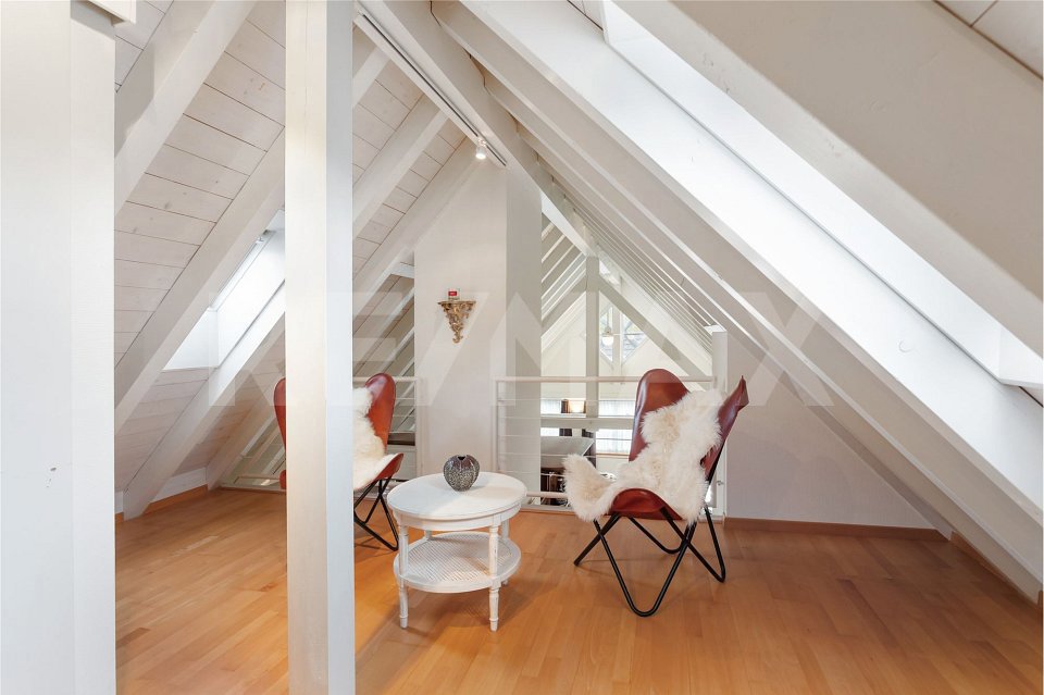 4 rooms Apartment to buy in Trüllikon - image 1/13