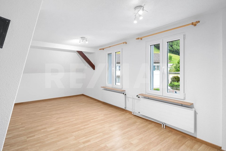 10 rooms House to buy in Fischenthal - image 1/13