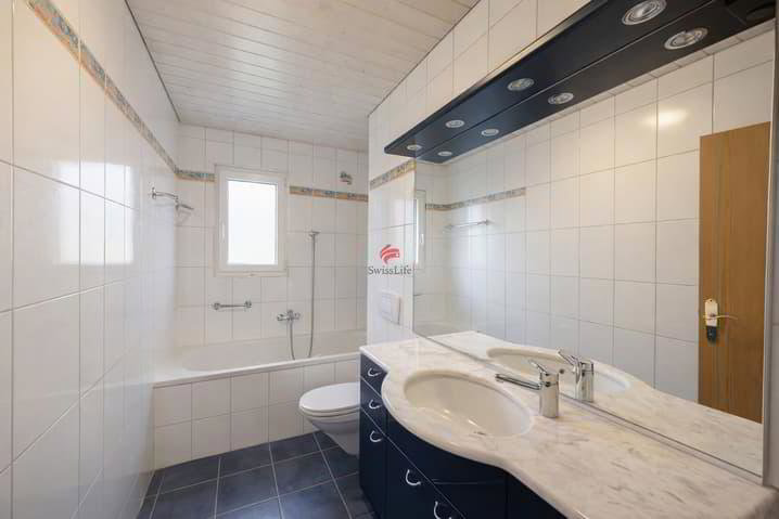 5.5 rooms Apartment to buy in Corcelles NE - image 1/7