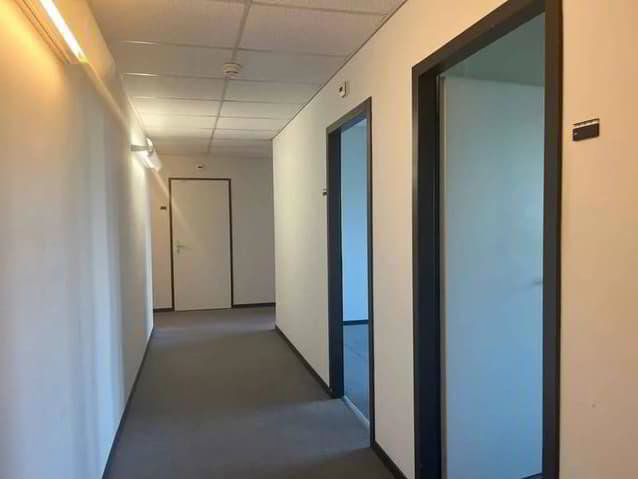 Bureaux aménagés à proximité de l'aéroport - Mehr