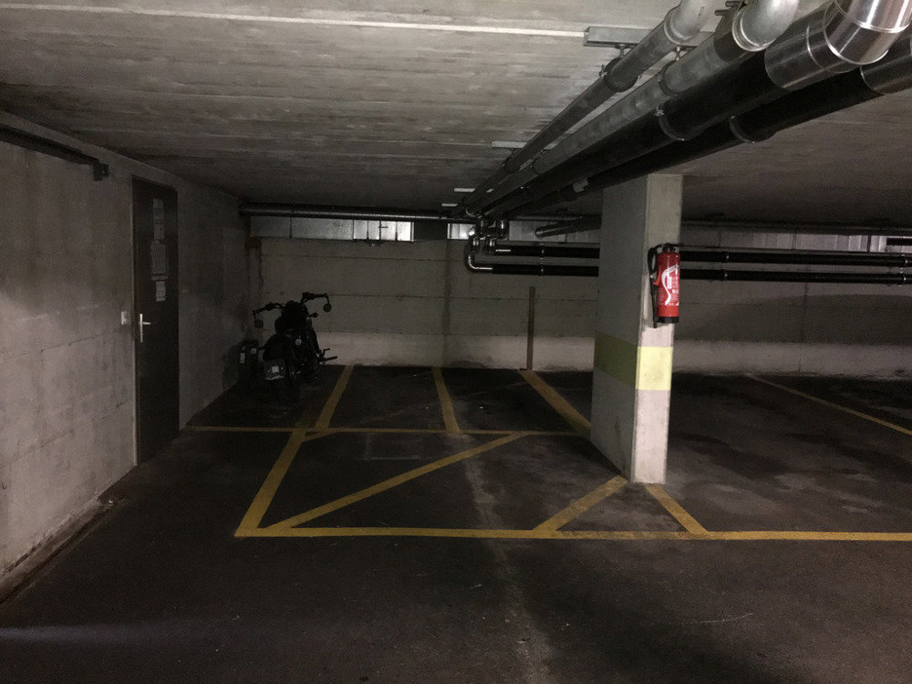 Parking, garage null pièces à louer à La Chaux-de-Fonds - image 1/3