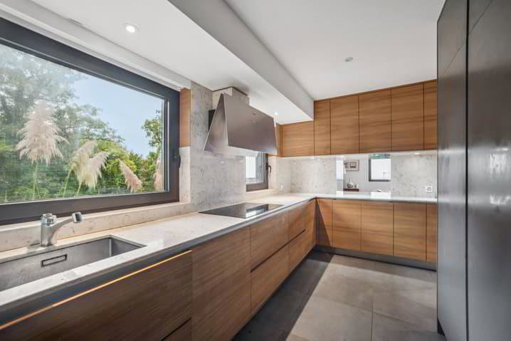 12 rooms House to buy in Genolier - image 1/9