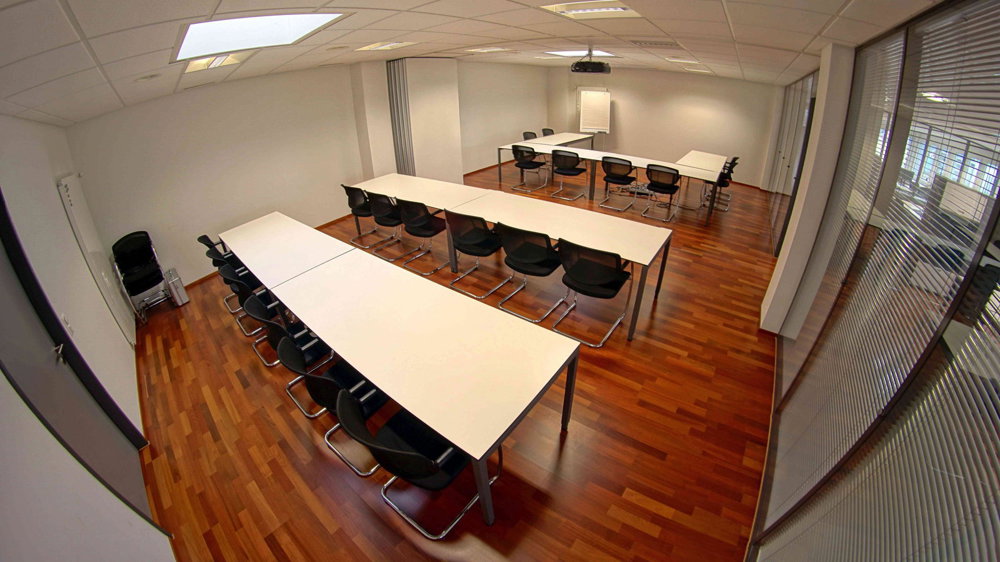 1 rooms Office & Commercial for rent in Baar - image 1/8